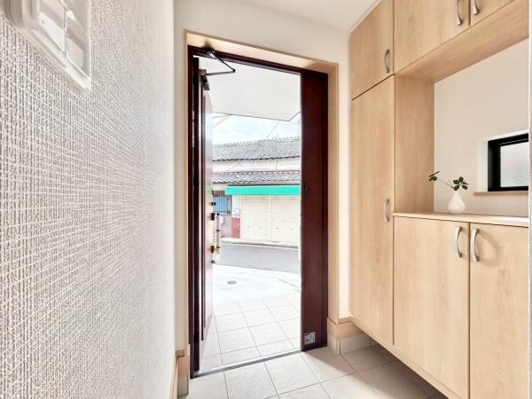 堺市東区日置荘西町1丁の新築一戸建(玄関)