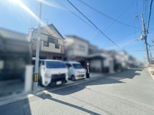堺市堺区神保通の中古一戸建て(前面道路含む現地写真)