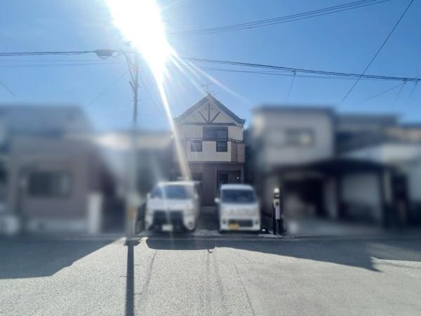 堺市堺区神保通の中古一戸建て(前面道路含む現地写真)