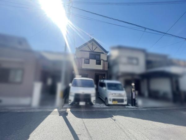 堺市堺区神保通の中古一戸建て(前面道路含む現地写真)