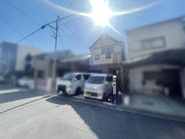堺市堺区神保通の中古一戸建て(前面道路含む現地写真)
