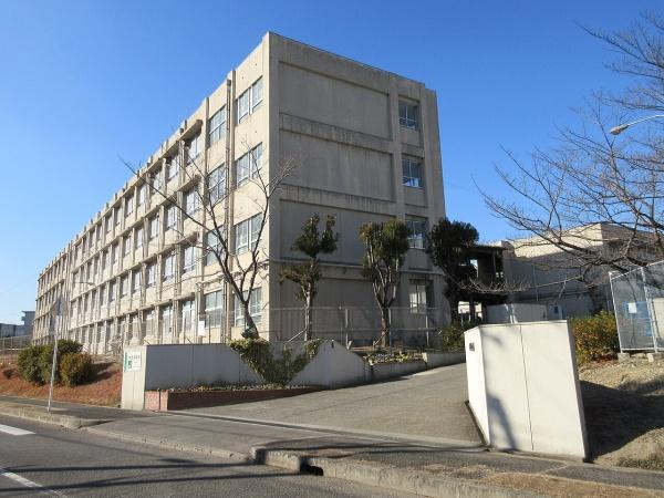 堺市南区晴美台１丁の中古一戸建て(堺市立晴美台中学校)