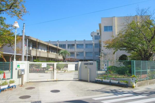 クラウンセゾン深井(堺市立八田荘小学校)