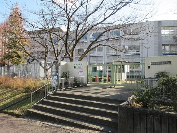 堺市南区城山台４丁の中古一戸建て(堺市立城山台小学校)