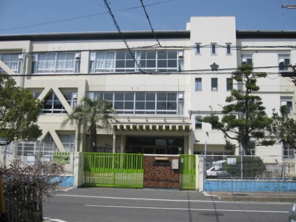 寝屋川市上神田２丁目の中古一戸建て(寝屋川市立神田小学校)