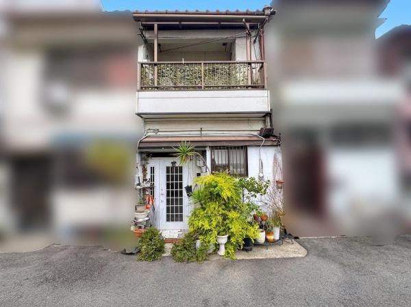 寝屋川市上神田２丁目の中古テラスハウス
