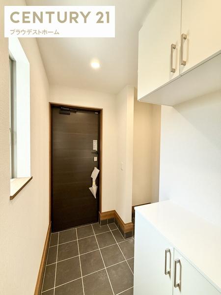 守口市大久保町5丁目の新築一戸建(玄関)