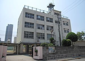 大阪市港区市岡元町２丁目の中古一戸建て(大阪市立市岡東中学校)