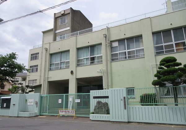 大阪市鶴見区緑３丁目の新築一戸建(大阪市立みどり小学校)