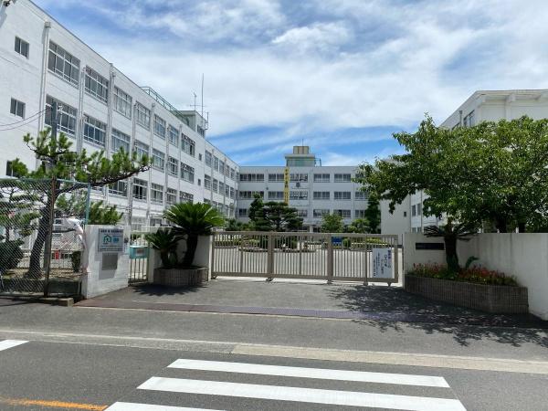 高槻市大塚町1丁目の中古一戸建て(高槻市立第十中学校)