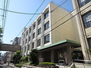 ローレルハイツ北天満1号棟(大阪市立菅北小学校)