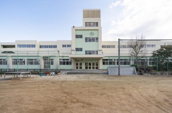 川西市清和台西4丁目の中古一戸建て(川西市立清和台中学校)