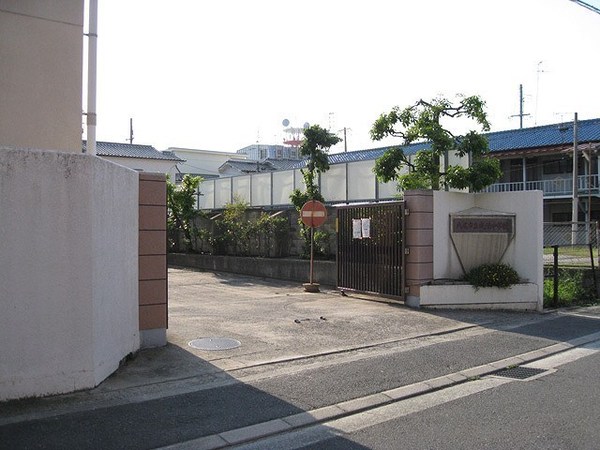 ファミールハイツ八尾B棟(八尾市立成法中学校)