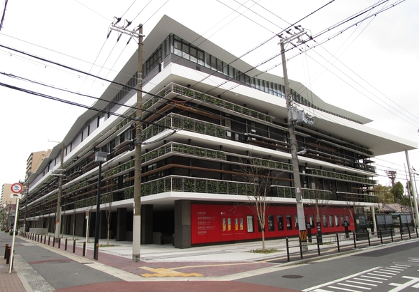 ファミールハイツ城東A棟(大阪市立城東図書館)