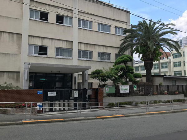 西道頓堀コーポ１号棟(大阪市立堀江中学校)