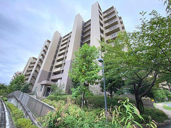新千里桜ケ丘メゾンシティ六番館