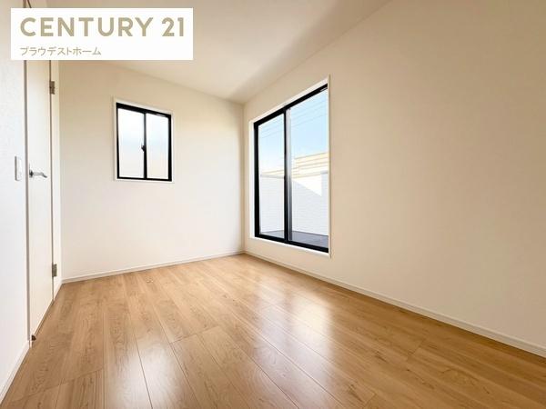 豊中市利倉2丁目の新築一戸建(洋室)