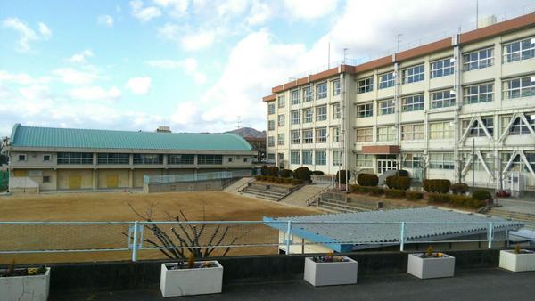 豊中市上野西3丁目の新築一戸建(豊中市立第十一中学校)