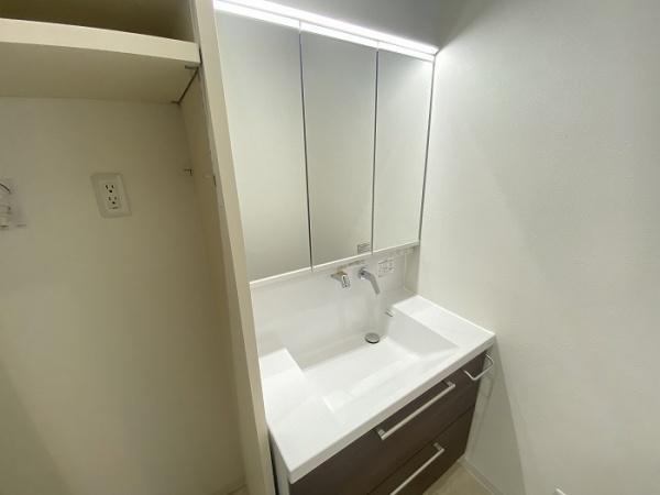 東大阪市御厨南2丁目の中古一戸建て(洗面台・洗面所)