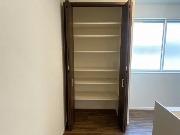 東大阪市御厨南2丁目の中古一戸建て(収納)