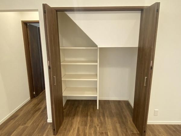 東大阪市御厨南2丁目の中古一戸建て(収納)