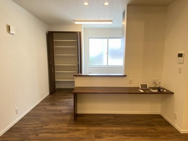 東大阪市御厨南2丁目の中古一戸建て(リビング)