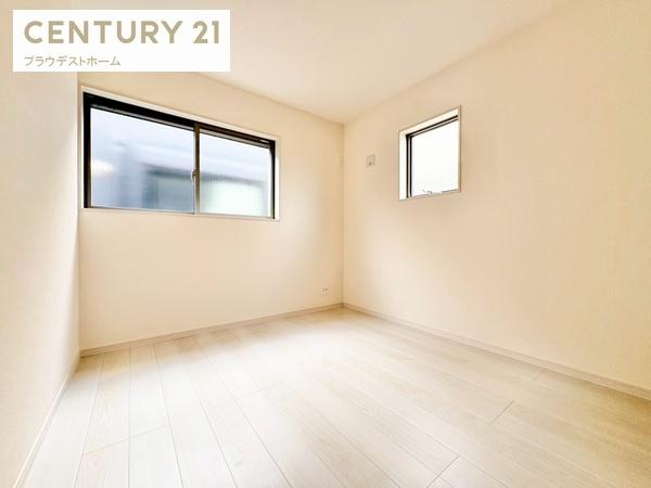 寝屋川市高柳７丁目の新築一戸建