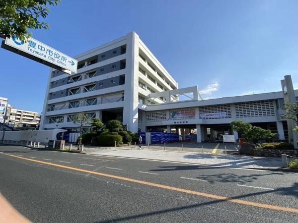 空ビル桃山台・店舗・事務所・熊野３道路幅員13ｍ(豊中市役所新千里出張所)