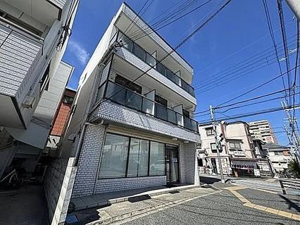 クレール服部「服部天神」駅歩9分白亜のタイル張全７室