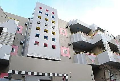 クリスタルアレイ・RC造お洒落な3階建居宅付