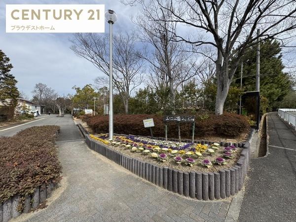 枚方市長尾東町１丁目の新築一戸建(枚方市王仁公園)