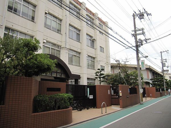 大阪ウエストゲートタワー(大阪市立吉野小学校)