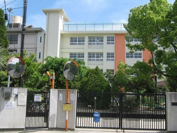枚方市田宮本町の新築一戸建(枚方市立枚方第二小学校)