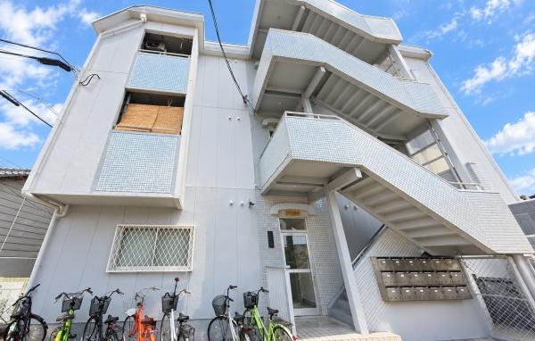「コスモハイツ」JR「鴻池新田」駅歩6分！R×18室