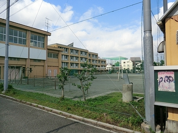 アヴァンシア上野毛(世田谷区立中町小学校)