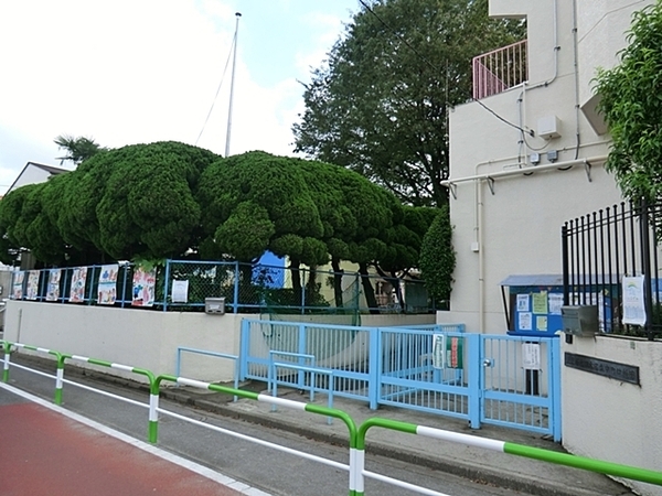 ライオンズマンション上野毛Ａ棟(世田谷区立中町幼稚園)