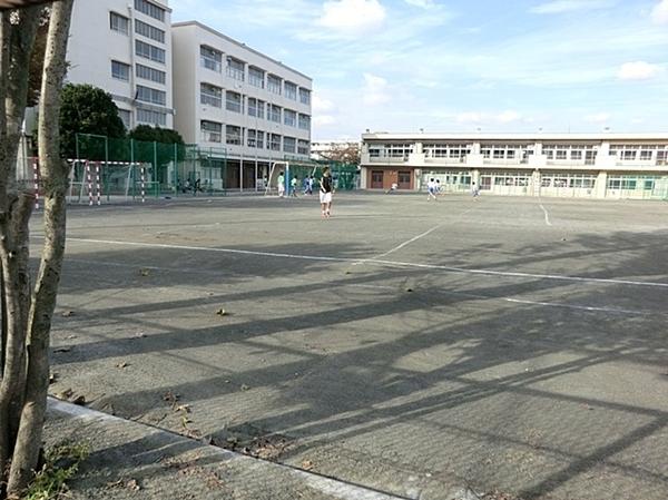 パーク・ノヴァ綱島(横浜市立樽町中学校)