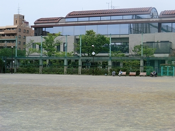 パラスト目黒三丁目(田道広場公園)