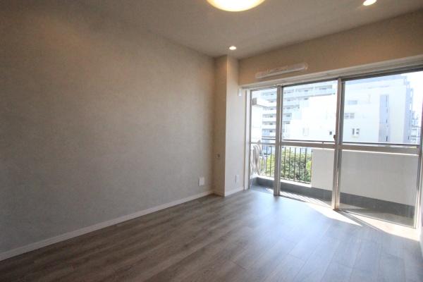 パレス三條(洋室)