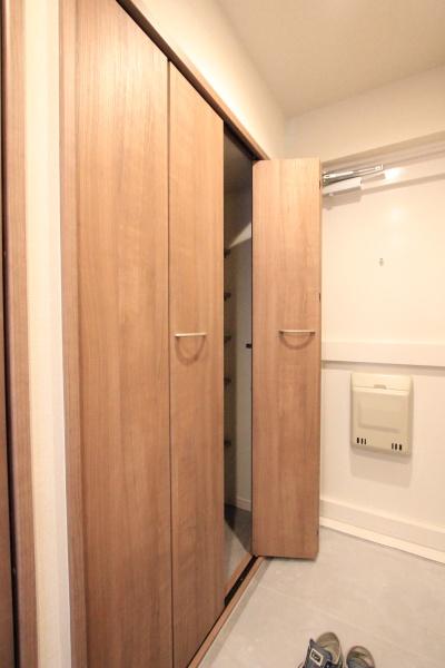 パレス三條(玄関)