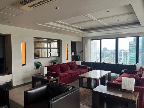 クロスエアタワー