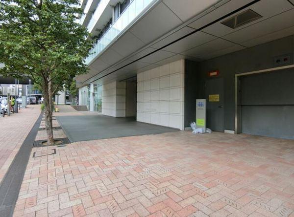 プリズムタワー