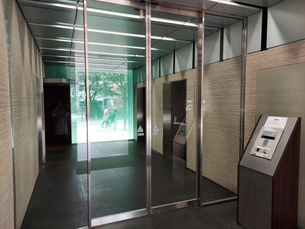 プリズムタワー