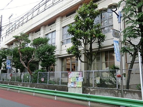 都立大バロンズコート(目黒区立八雲小学校)