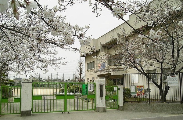 八尾市上之島町南1丁目の土地(八尾市立山本小学校)