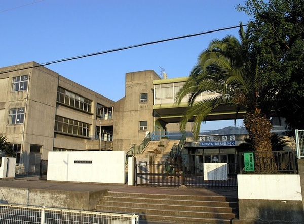 八尾市上之島町南1丁目の土地(八尾市立上之島中学校)