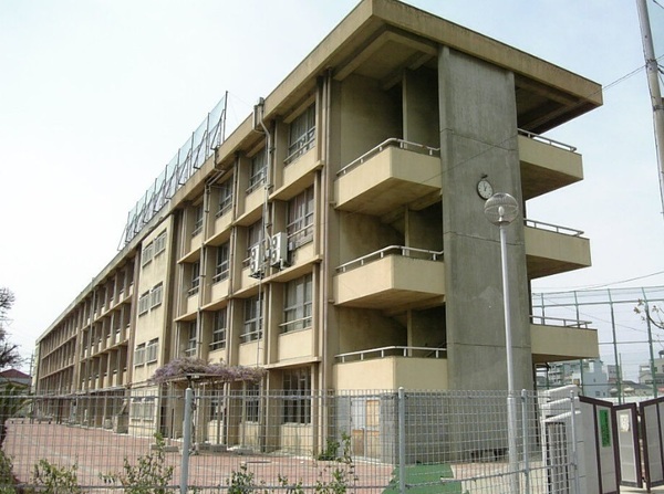 八尾市北木の本3丁目の土地(八尾市立龍華中学校)