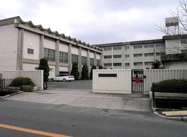 八尾市恩智北町２丁目の中古一戸建て(八尾市立南高安中学校)