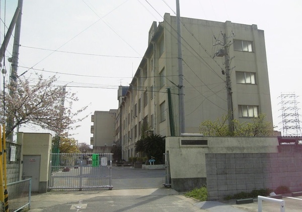 八尾市竹渕西２丁目の中古一戸建て(八尾市立亀井中学校)