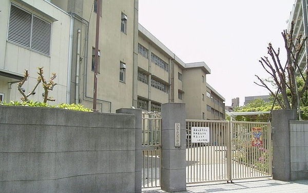 八尾市清水町１丁目の土地(八尾市立八尾小学校)